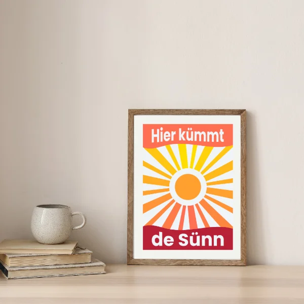 Hier kümmt de Sünn- Plattdeutsch Poster orange
